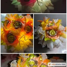 Luksusowy flowerbox z wiecznych róż satynowych z piórkami i LED. Wyjątkowa ozdoba wnętrza i nastrojowa lampka nocna na m
